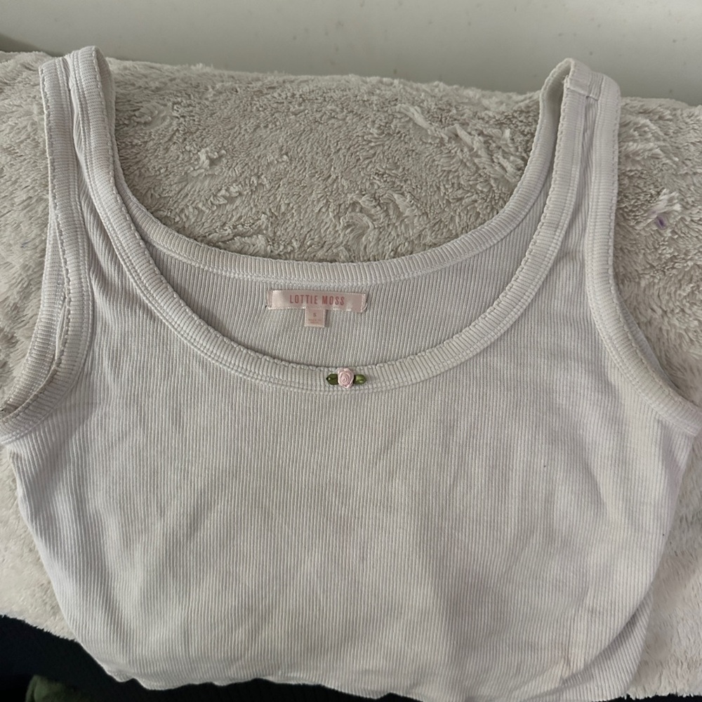 Cropped White Ribbed Tank Top